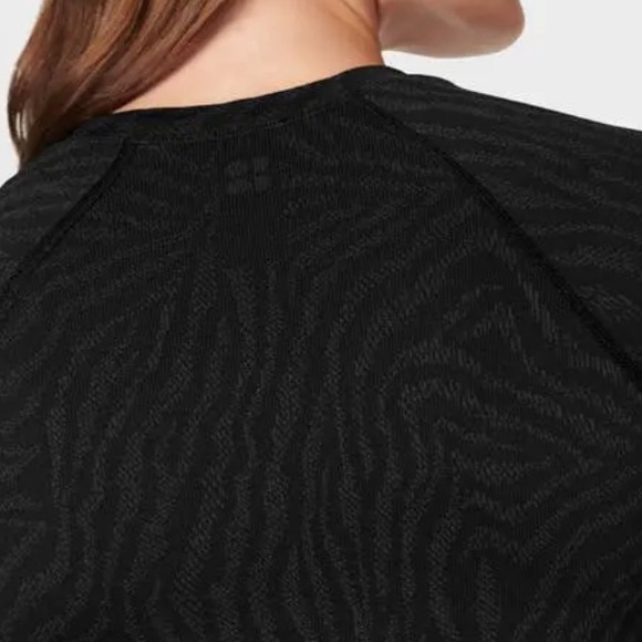 Sweaty Betty Animal Crew Neck Base Layer Top in Black Zebra Lines Jacquard - Picture 3 of 10